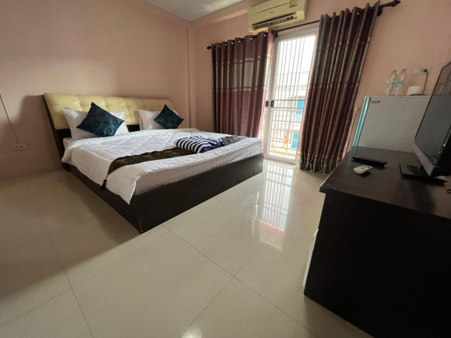 Kjs Pattaya Hotel Exterior photo